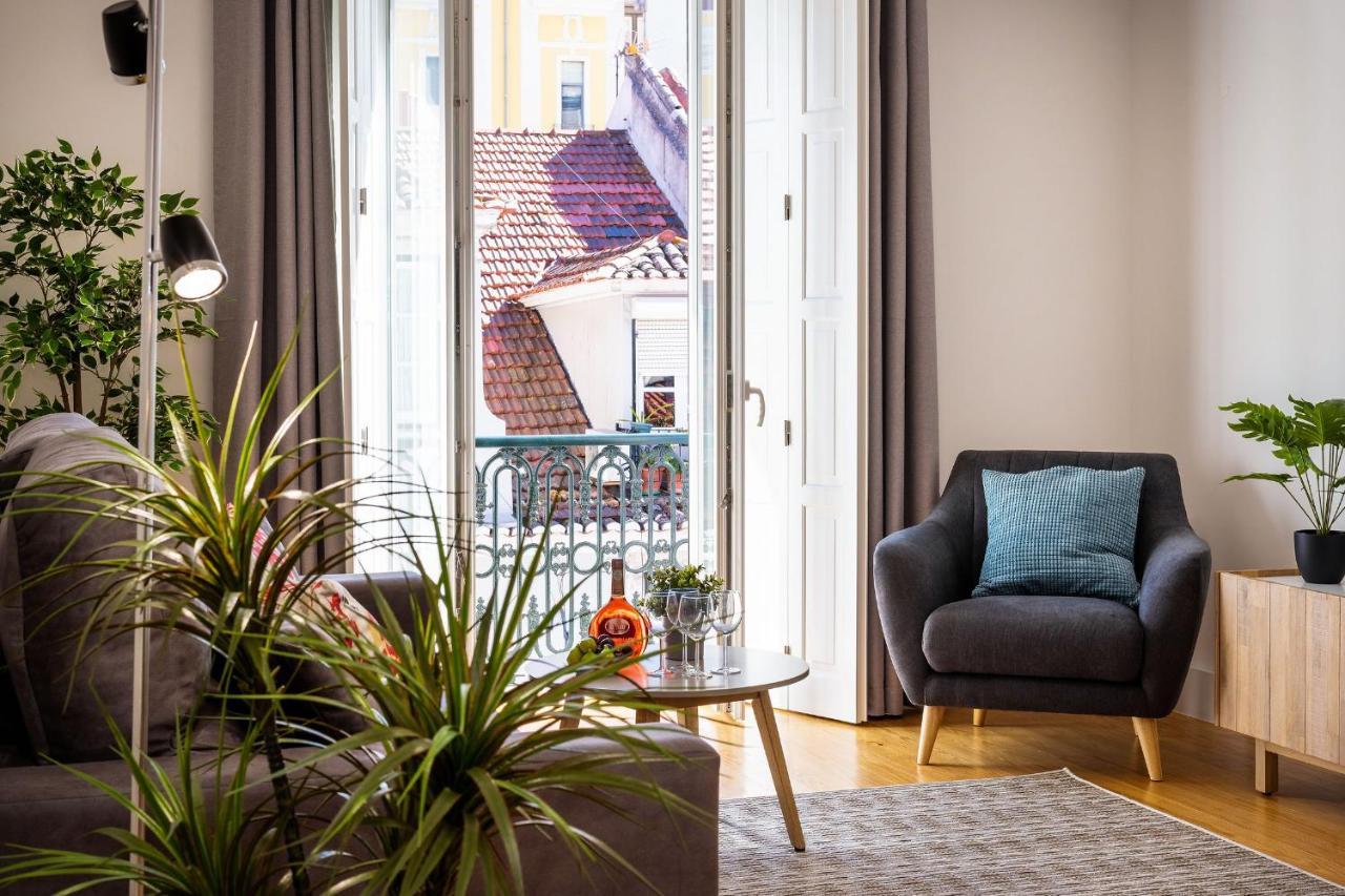 Amazing 1Bdr Apartment In Chiado By Lovelystay 리스본 외부 사진