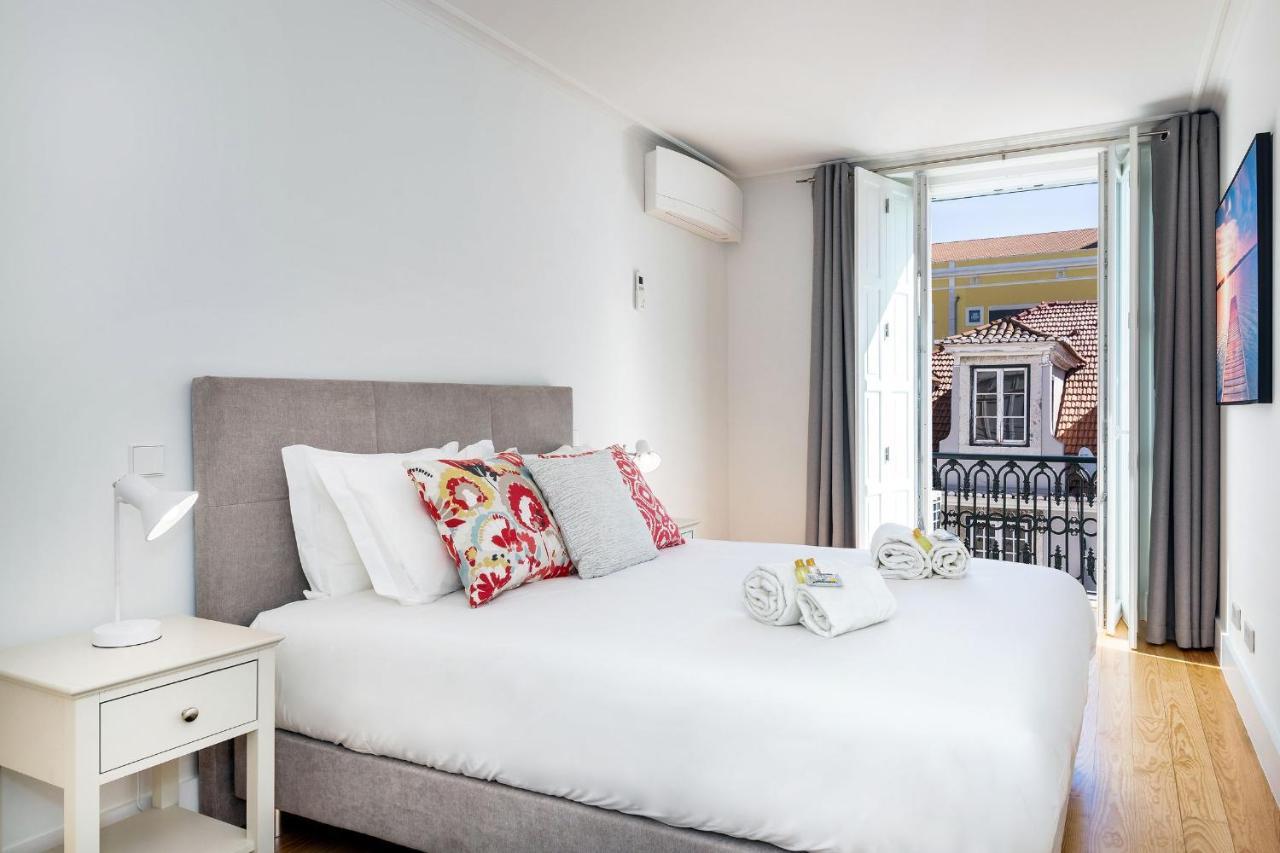 Amazing 1Bdr Apartment In Chiado By Lovelystay 리스본 외부 사진