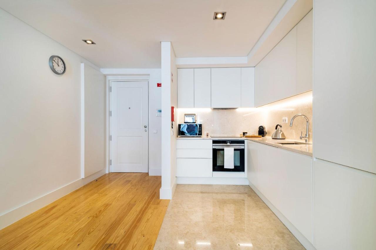 Amazing 1Bdr Apartment In Chiado By Lovelystay 리스본 외부 사진