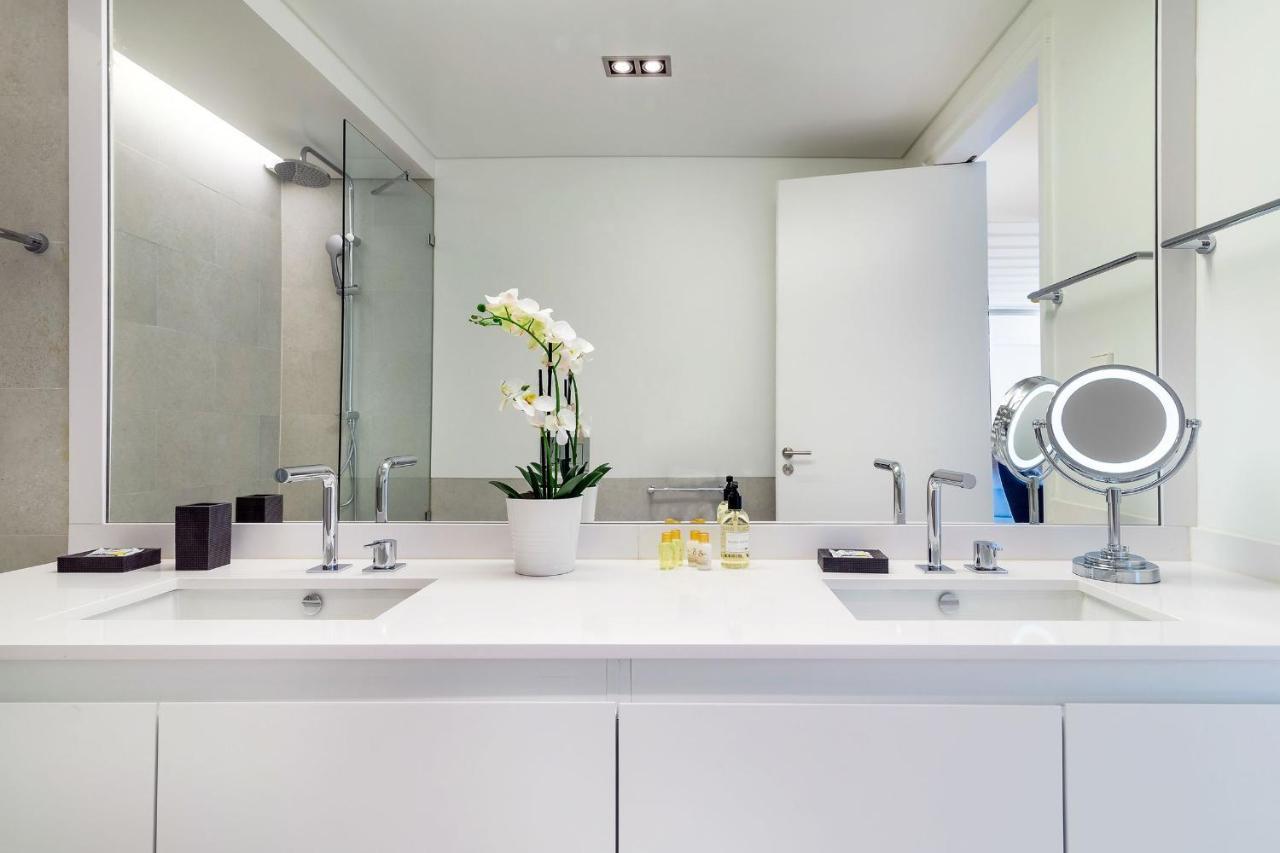 Amazing 1Bdr Apartment In Chiado By Lovelystay 리스본 외부 사진