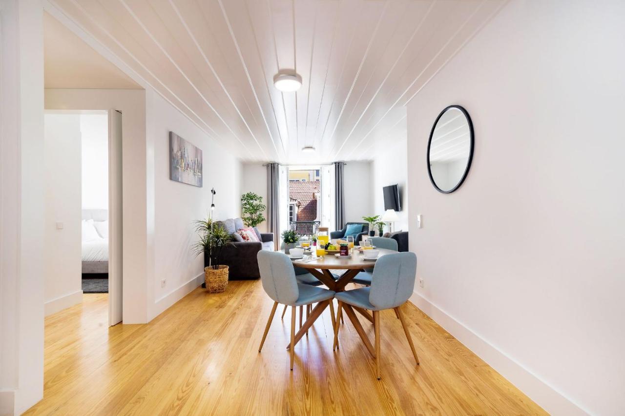 Amazing 1Bdr Apartment In Chiado By Lovelystay 리스본 외부 사진